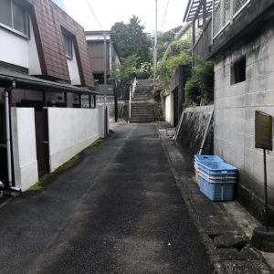 ユミ美容室の脇道